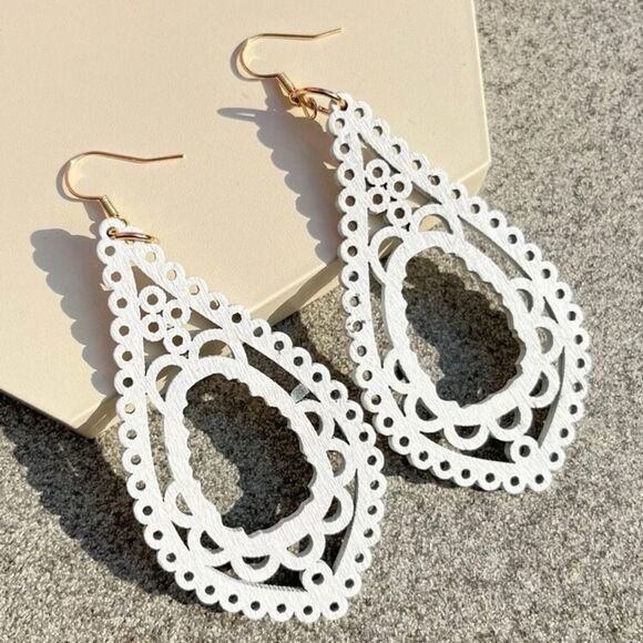 Laser Cut Wooden Earrings - Picture 1 of 3